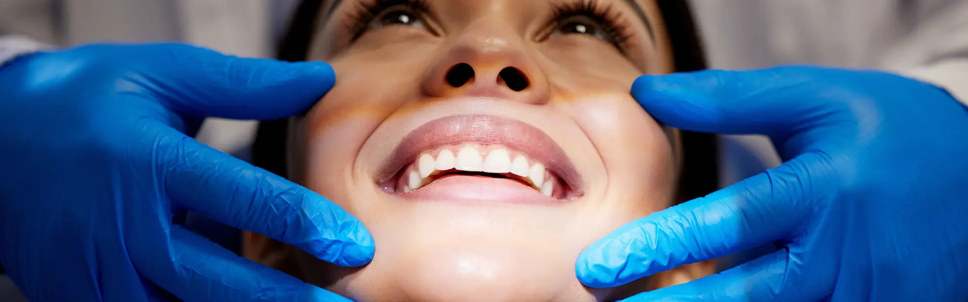 Revisión dental profesional